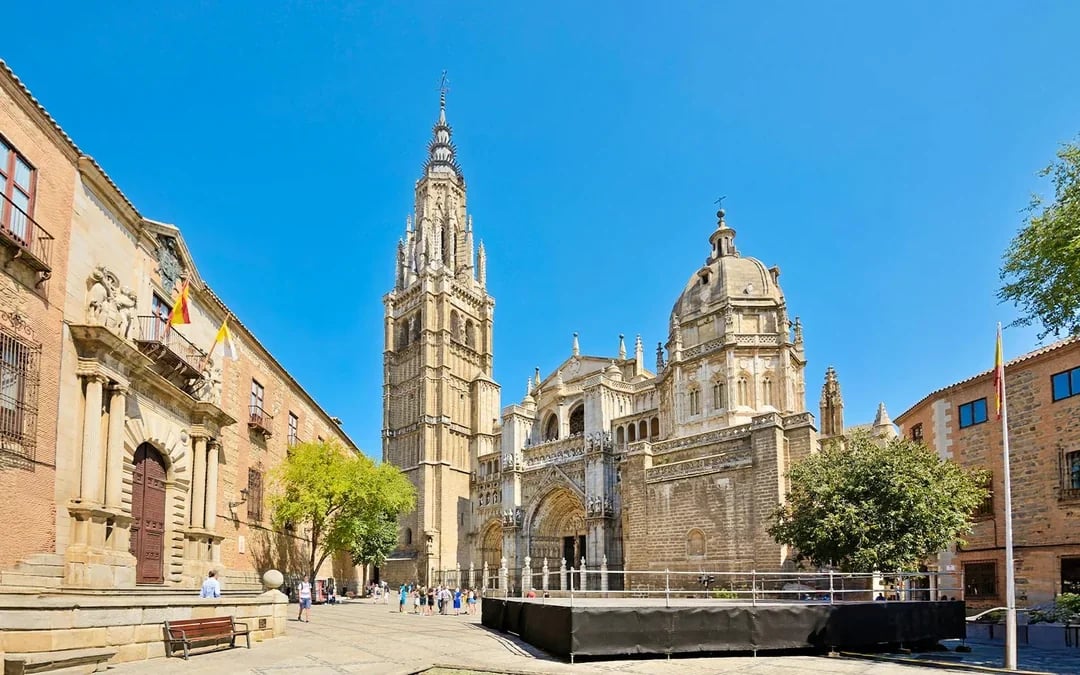 From Madrid: Toledo Day Trip with Tickets to 7 Monuments Image 2