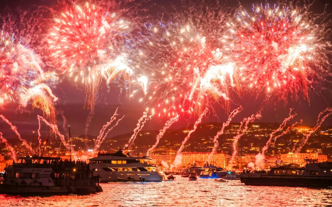 From Marina Bay of Angels: Sunset & Illuminations Catamaran Cruise Image 8
