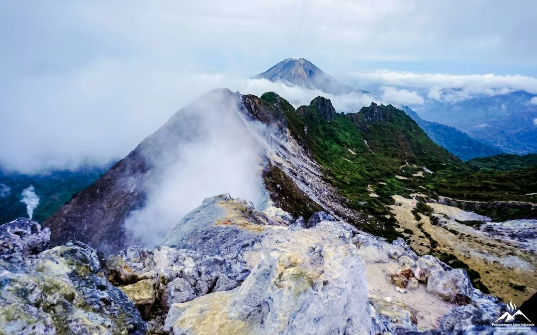 From Medan: 6-Day North Sumatra Tour With Orangutan Trekking, Volcano and Lake Toba Image 1
