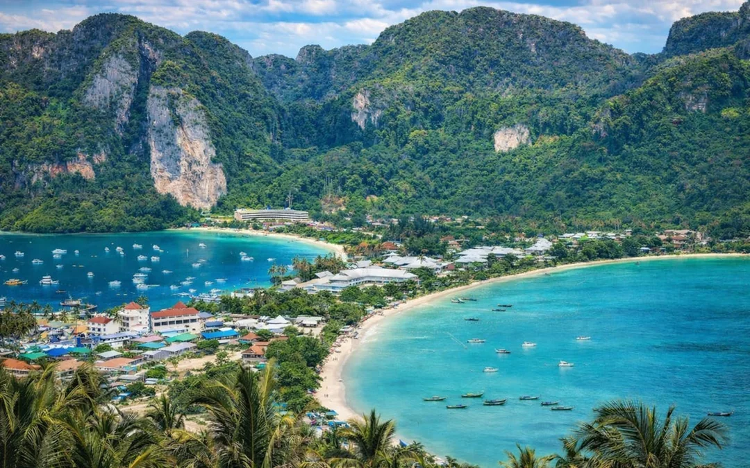 From Phuket: Phi Phi & Bamboo Island Speedboat Tour with Royal Phuket Marina Departure, Snorkeling & Beachfront Lunch Image 10