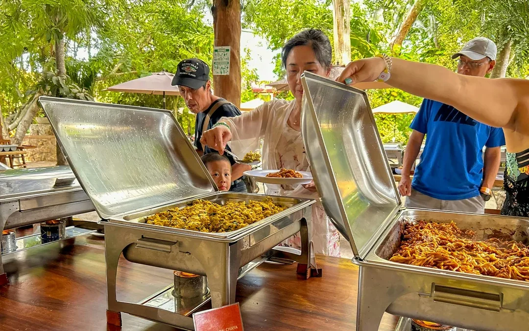 From Playa del Carmen: Chichén Itzá Early Guided Tour with Hotel Pickup & Lunch Image 5