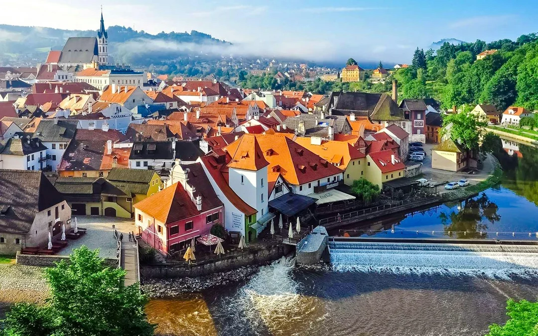 From Prague: Český Krumlov and Hluboká Castle Private Day Trip Image 3
