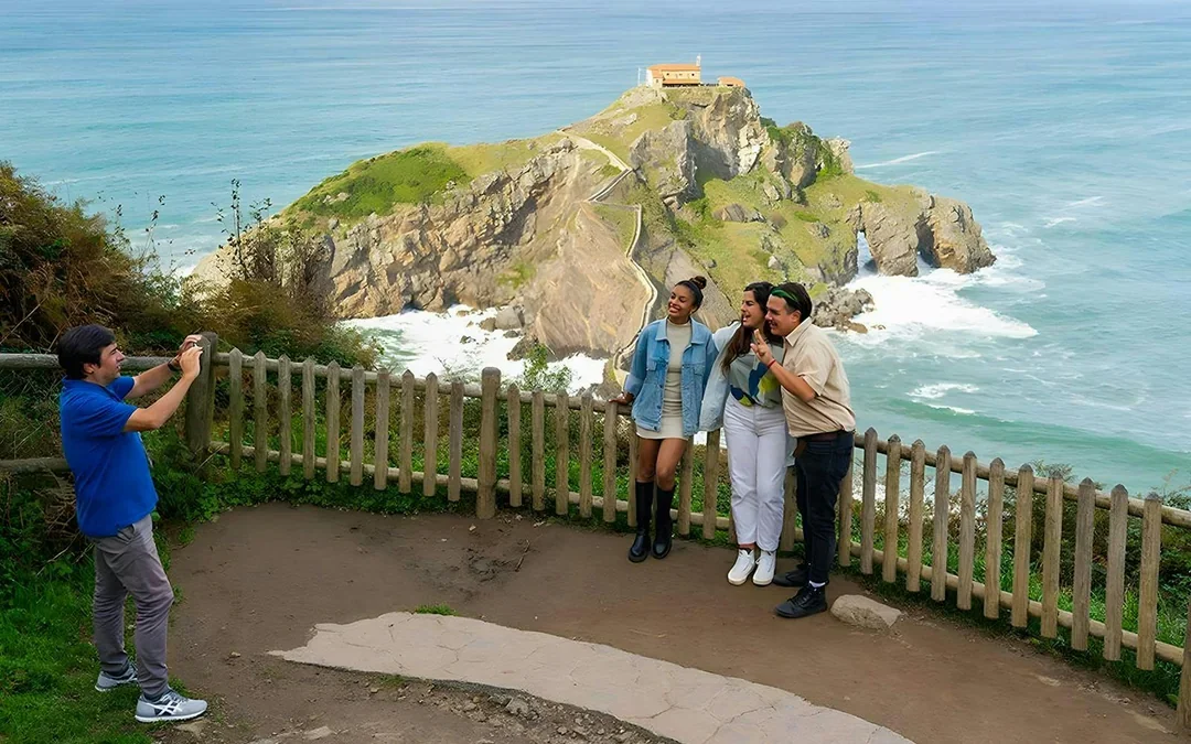 From San Sebastian: Gaztelugatxe & Guernica Tour Image 1