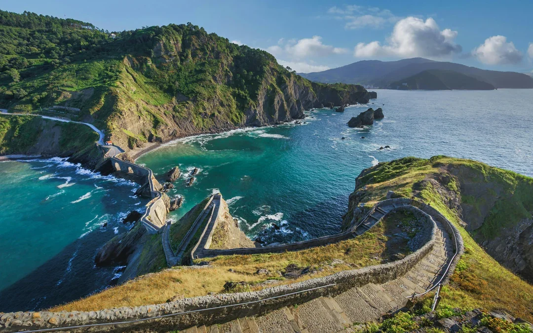 From San Sebastian: Gaztelugatxe & Guernica Tour Image 2