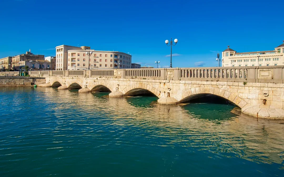 From Syracuse: Ortigia Island an Sea Caves Boat Tour Image 2