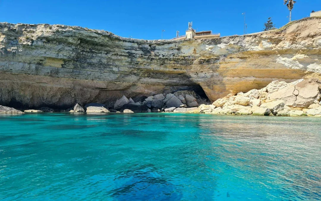 From Syracuse: Ortigia Island an Sea Caves Boat Tour  Image 4