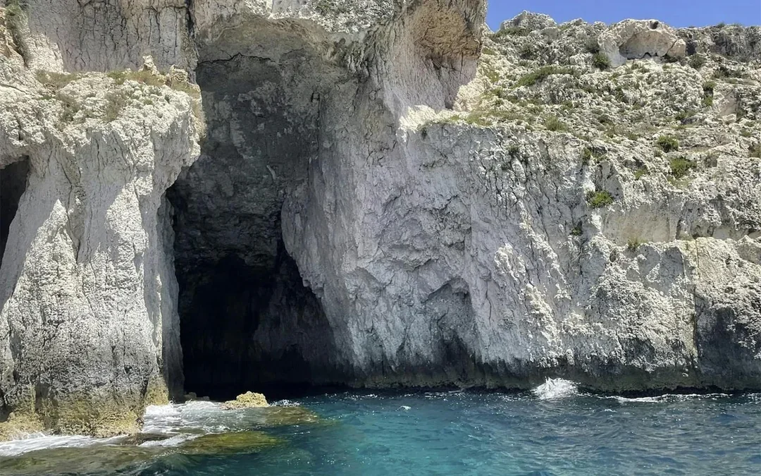 From Syracuse: Ortigia Island an Sea Caves Boat Tour Image 7