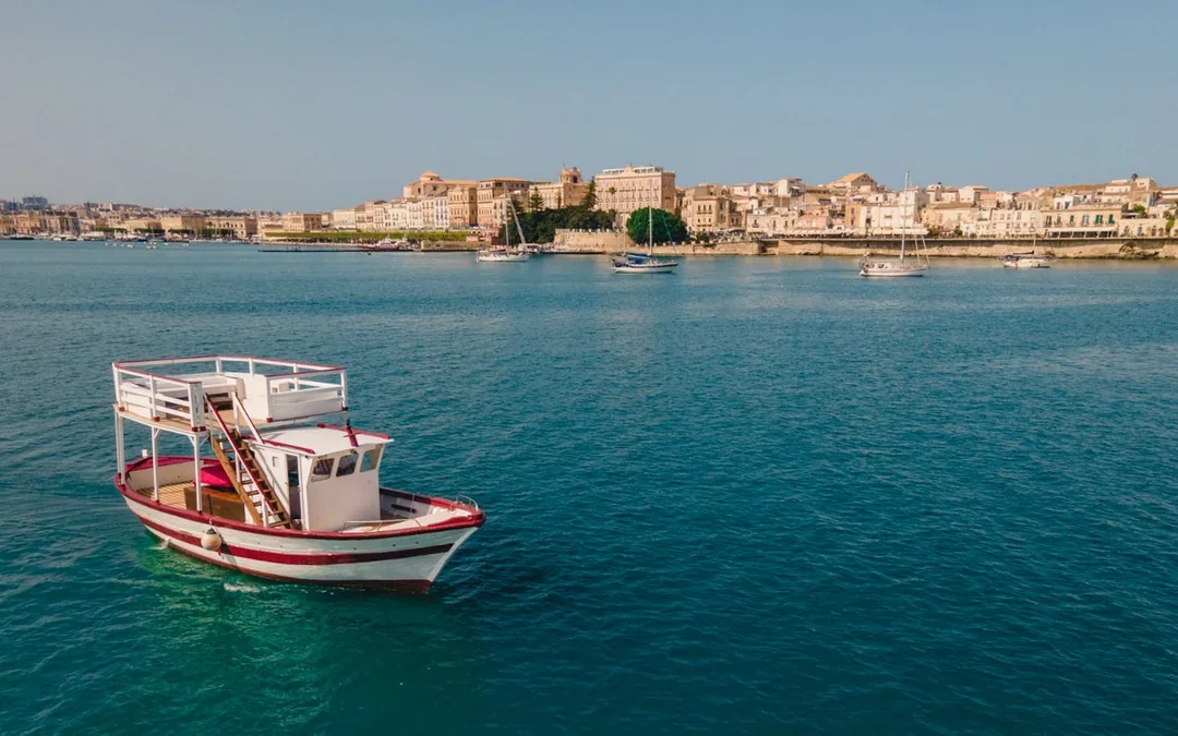 From Syracuse: Ortigia Island Boat Tour with Grotto Visit Image 1