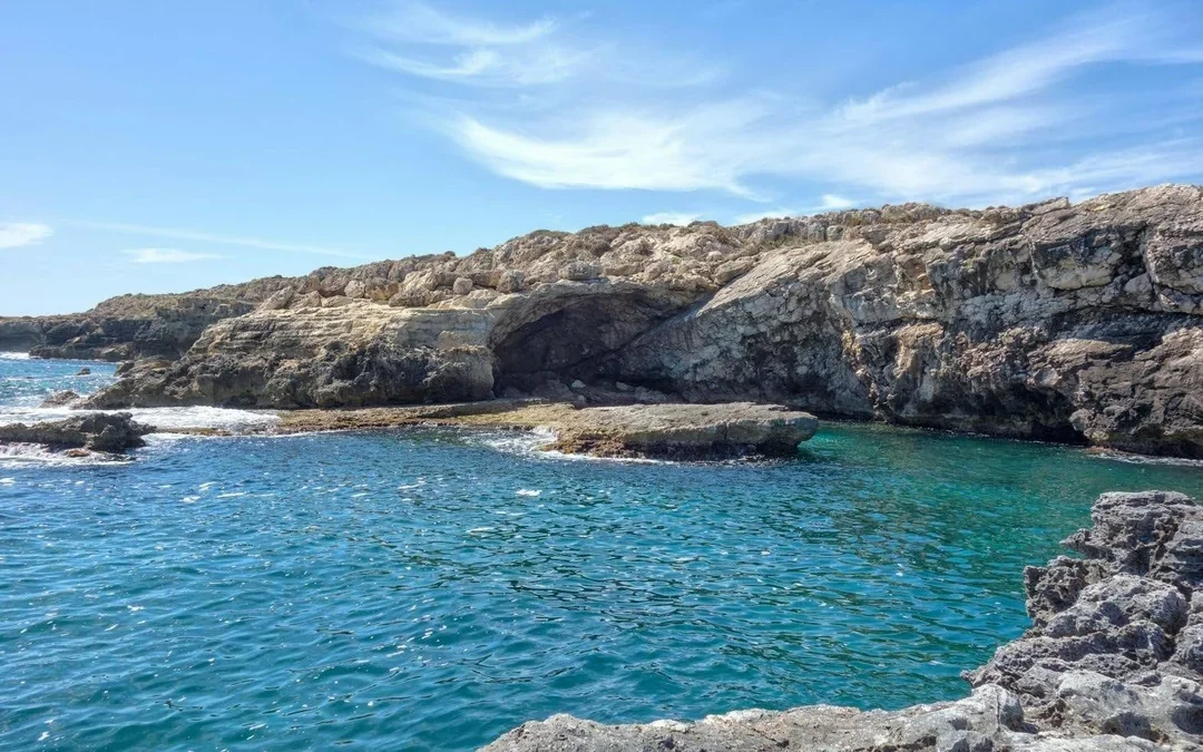 From Syracuse: Pillirina, Ortigia, and Sea Caves Boat Tour
 Image 2