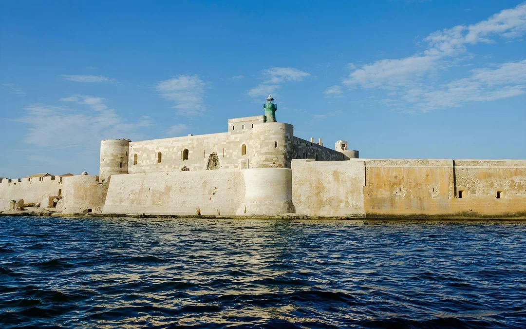 From Syracuse: Pillirina, Ortigia, and Sea Caves Boat Tour
 Image 4