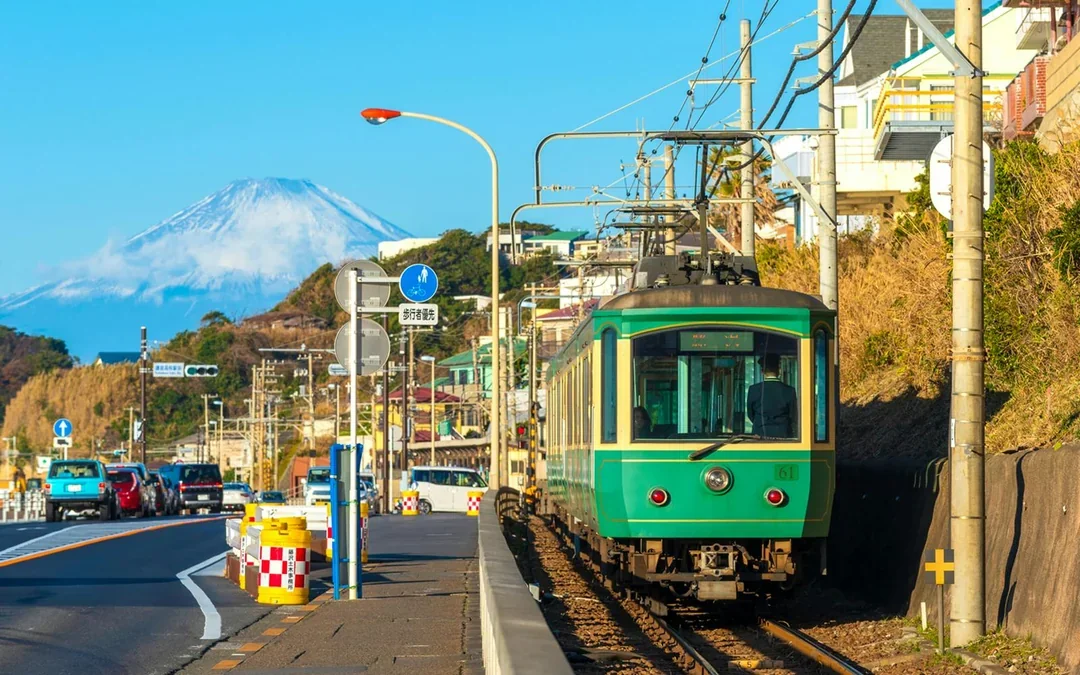 From Tokyo: Kamakura & Yokohama Night Tour with Enoshima, Enoden Train, Yokohama Red Brick Warehouse, & More Image 1