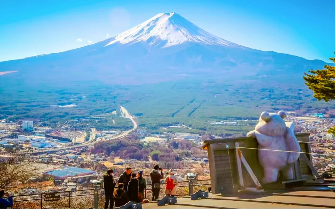 From Tokyo: Lake Kawaguchi Ropeway and Arakurayama Sengen Park Tour Image 1