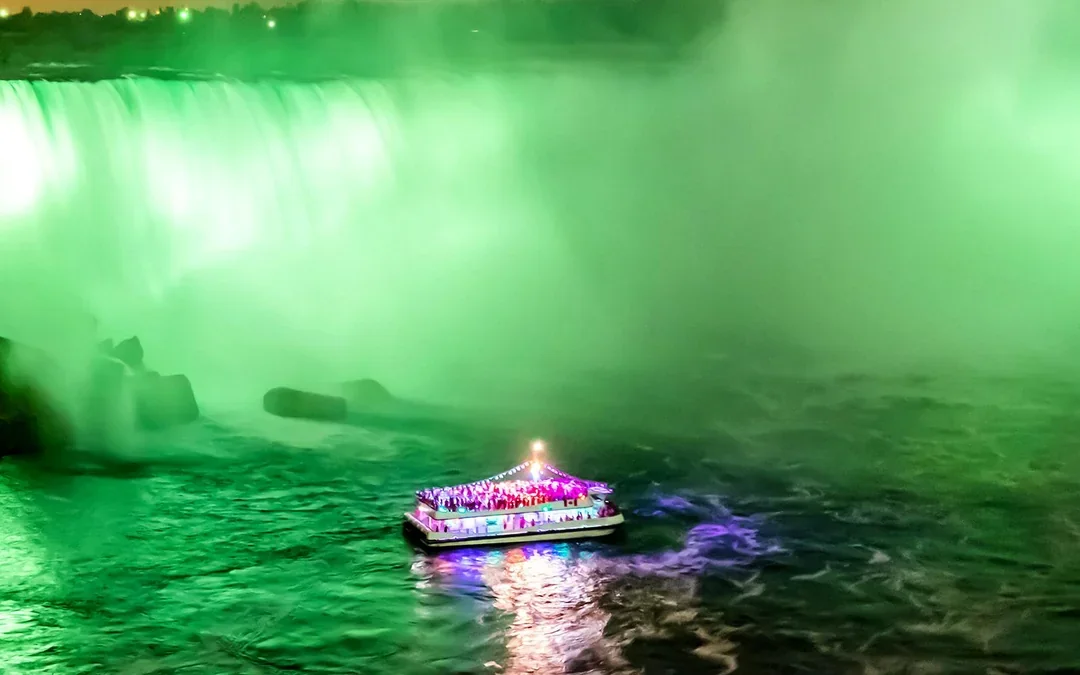From Toronto: Niagara Falls Evening Tour with Fireworks Cruise & Round-Trip Transportation Image 2