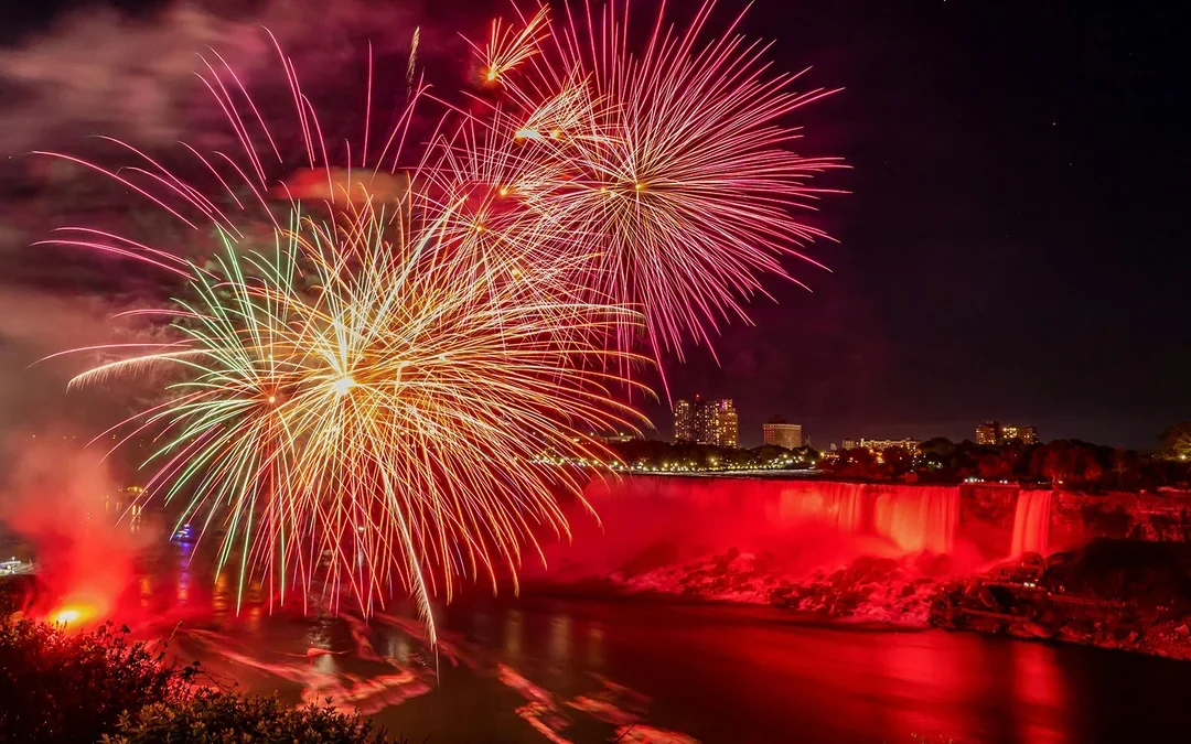 From Toronto: Niagara Falls Evening Tour with Fireworks Cruise & Round-Trip Transportation Image 3