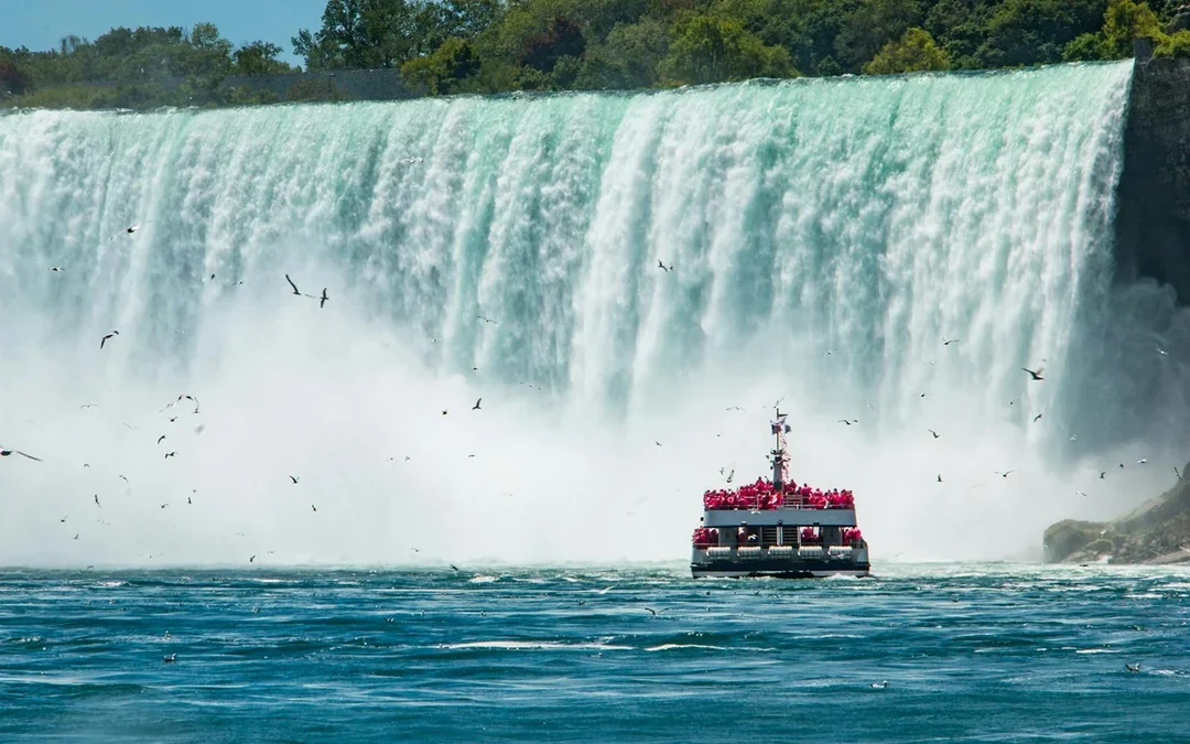 From Toronto: Niagara Falls Sightseeing Guided Day Tour with Round-Trip Transportation Image 1