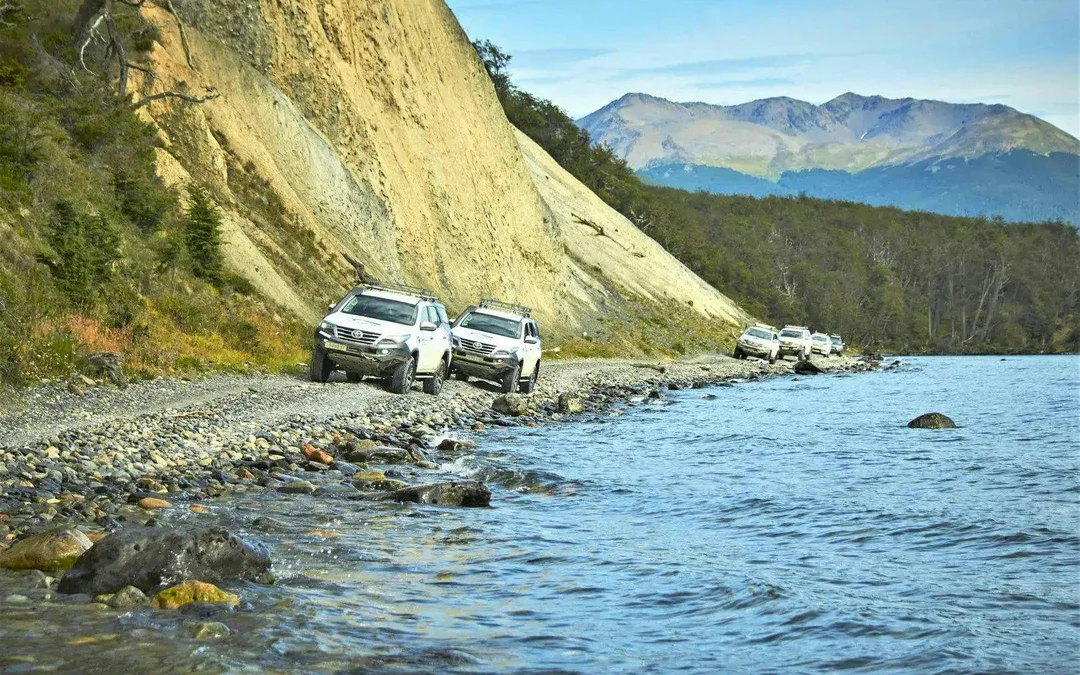 From Ushuaia: Lakes Off-Road 4x4 Tour with Forest Refuge Lunch Image 3