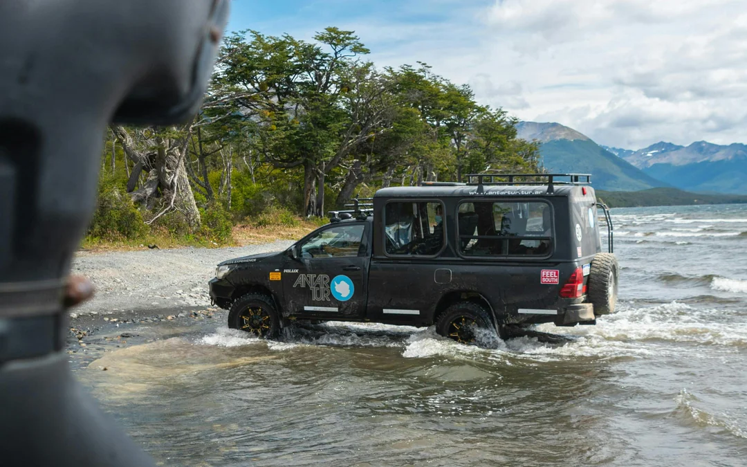 From Ushuaia: Lakes Off-Road 4x4 Tour with Forest Refuge Lunch Image 4