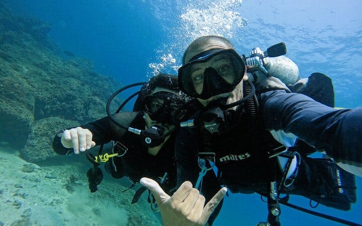 Fujairah Certified Diver Guided Dives at East Coast Sites with Tanks, Weights, and Facilities Access Image 4