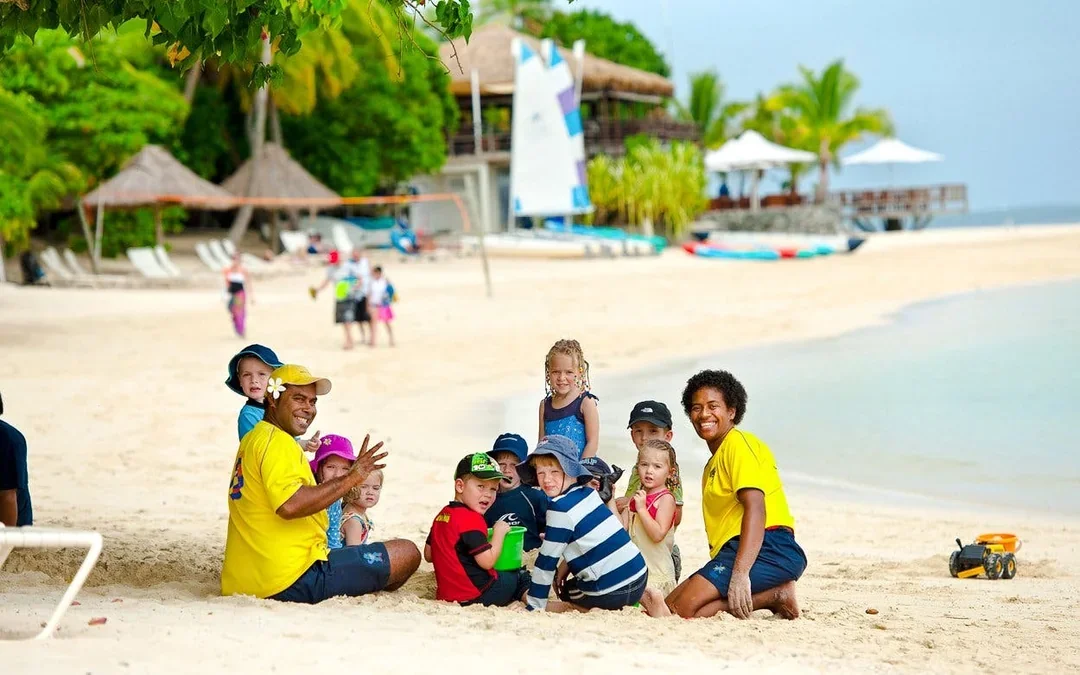 Full-Day Castaway Island Small Group Cruise by High Speed Catamaran including Lunch & Hotel Transfers Image 4