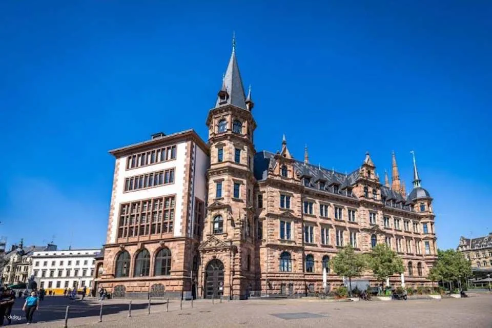 Future history guided walking tour