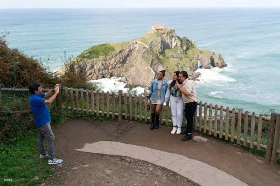Gaztelugatxe and Mundaka small group guided tour from Bilbao