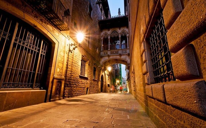 Ghosts of Gothic Barcelona: Self-Guided City Exploration Game Image 3