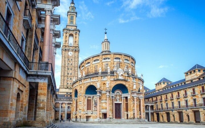 Gijón Self-Guided Walking Tour on Mobile App Image 3