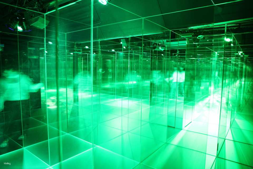 Ticket to the glass labyrinth of Glasi Hergiswil