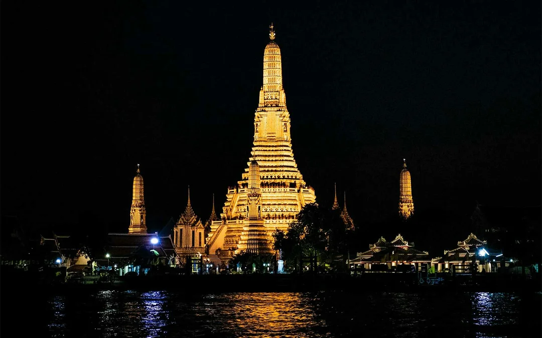 Grand Pearl Dinner Cruise with Thai Classical Dance Image 3