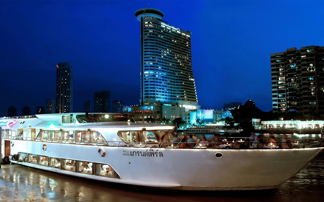 Grand Pearl Dinner Cruise with Thai Classical Dance Image 4