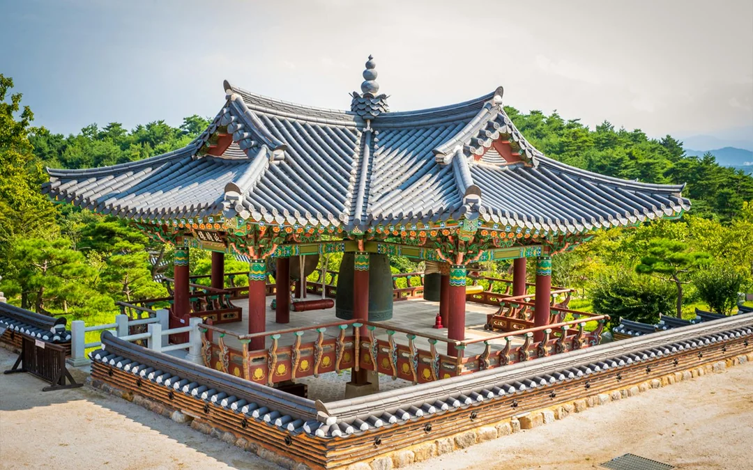 Guided Day Tour of Mt. Seorak & Naksansa Temple with Transfers Image 3