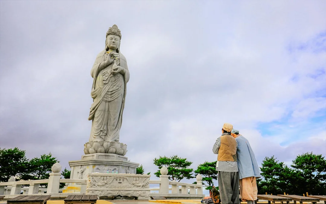 Guided Day Tour of Mt. Seorak & Naksansa Temple with Transfers Image 7