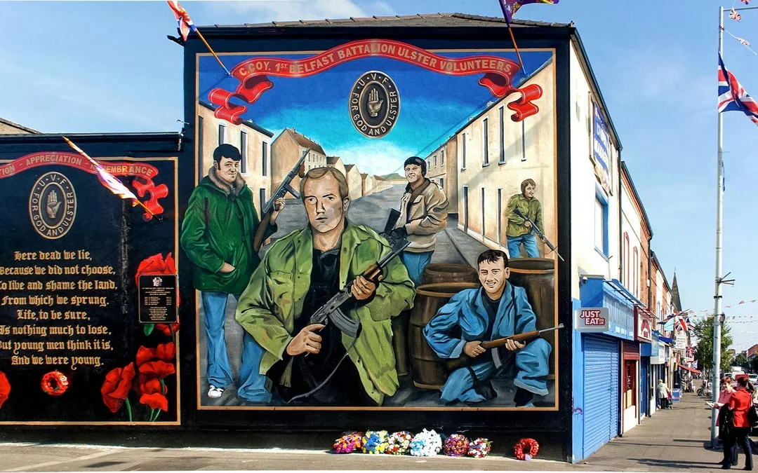 Guided Political Taxi Tour of Belfast Image 2