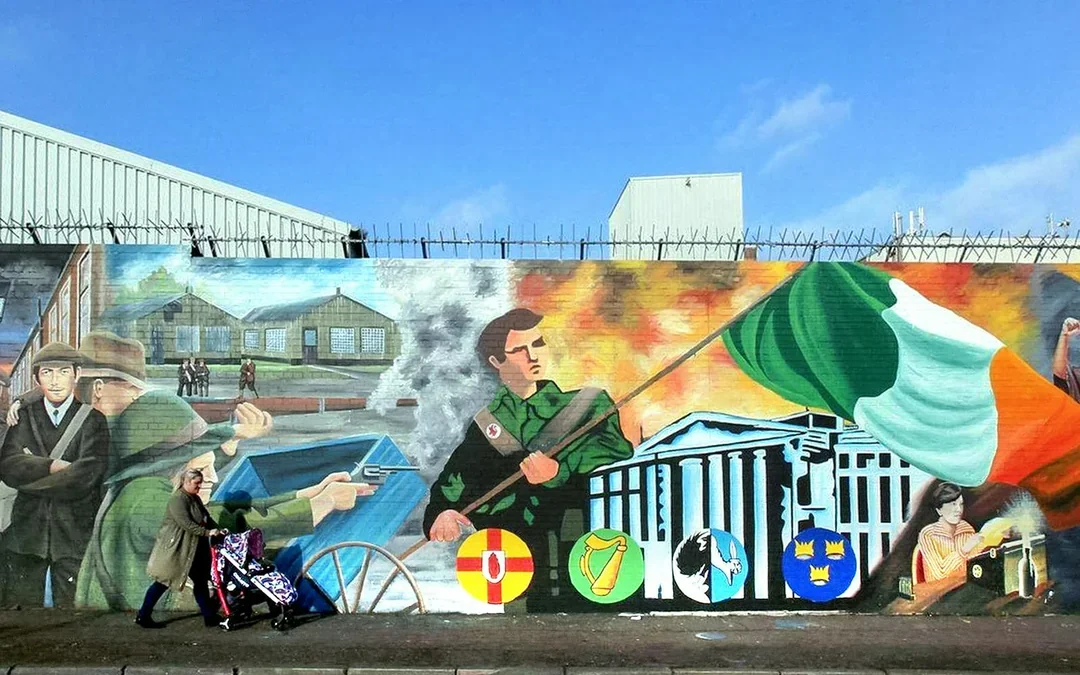 Guided Political Taxi Tour of Belfast Image 3