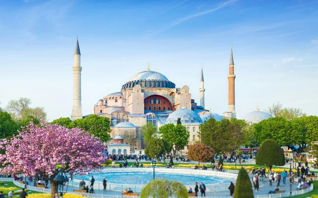 Guided Tour of Istanbul Old City with Lunch & Transfers Image 1