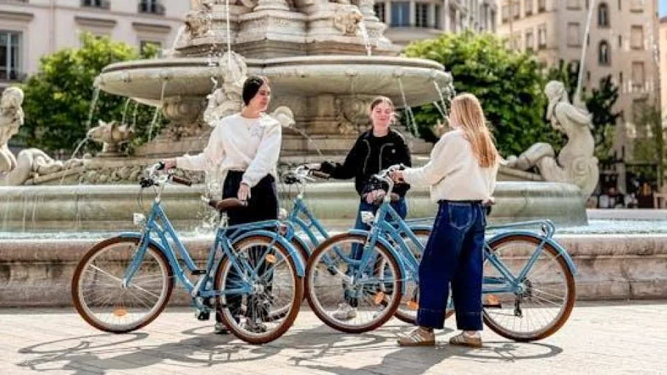 Guided Tour of Lyon's Parc de la Tête d'Or with a local guide