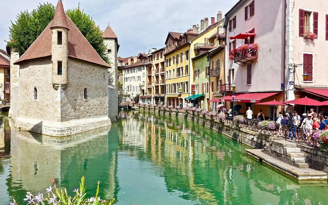 Guided Walking Tour of Annecy from Geneva Image 2