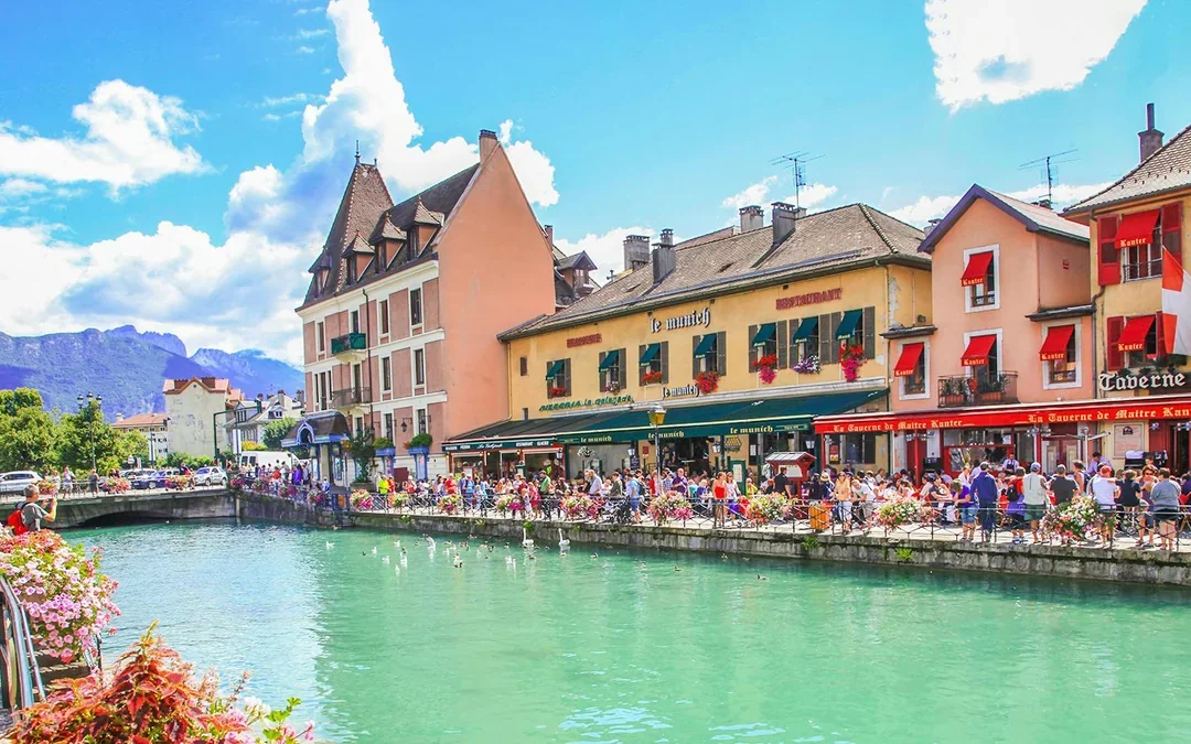 Guided Walking Tour of Annecy from Geneva Image 3