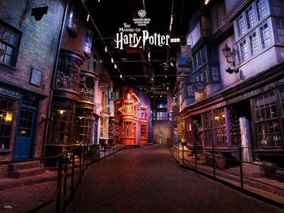 Guided Warner Bros. Studio Tour London – The Making of Harry Potter