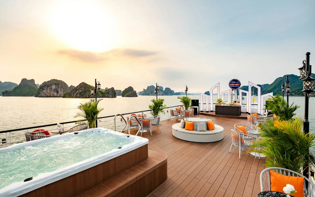 Ha Long Bay Day Cruise: Surprising Cave and Titop Island with Buffet Lunch Image 2