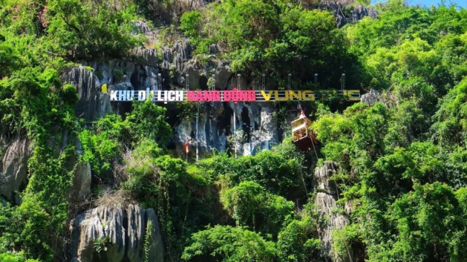 Ha Long Bay, Northern Vietnam | Dragon Soars Over Bi Zhu Cave (Pearl Cave) | Immersive Live Performance & Exquisite Culinary Feast