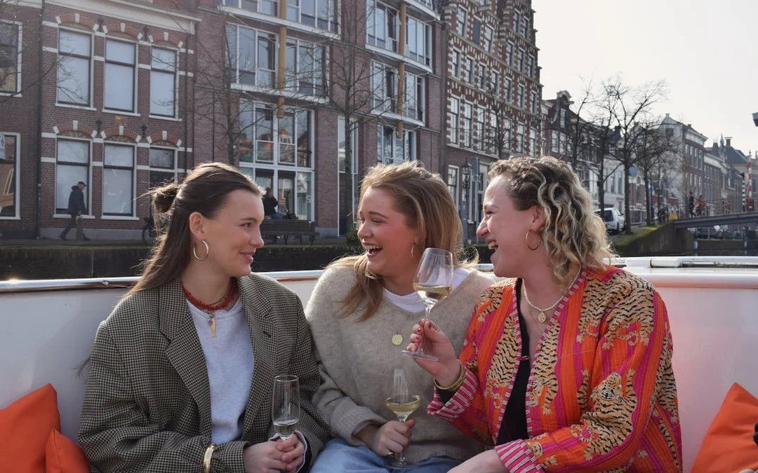 Haarlem Canal Dinner Cruise with Freshly Baked Nolita Pizza Delivered On Board Image 1