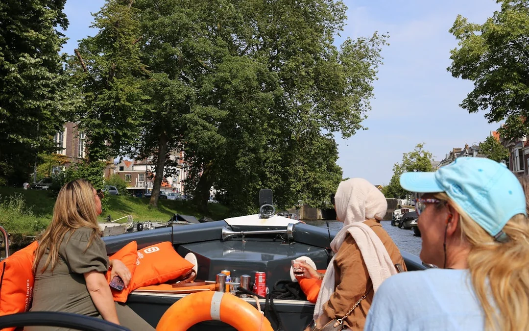 Haarlem Open-Boat Canal Cruise with Live Skipper Commentary Image 4