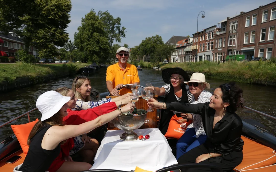 Haarlem Open-Boat Canal Cruise with Live Skipper Commentary Image 5