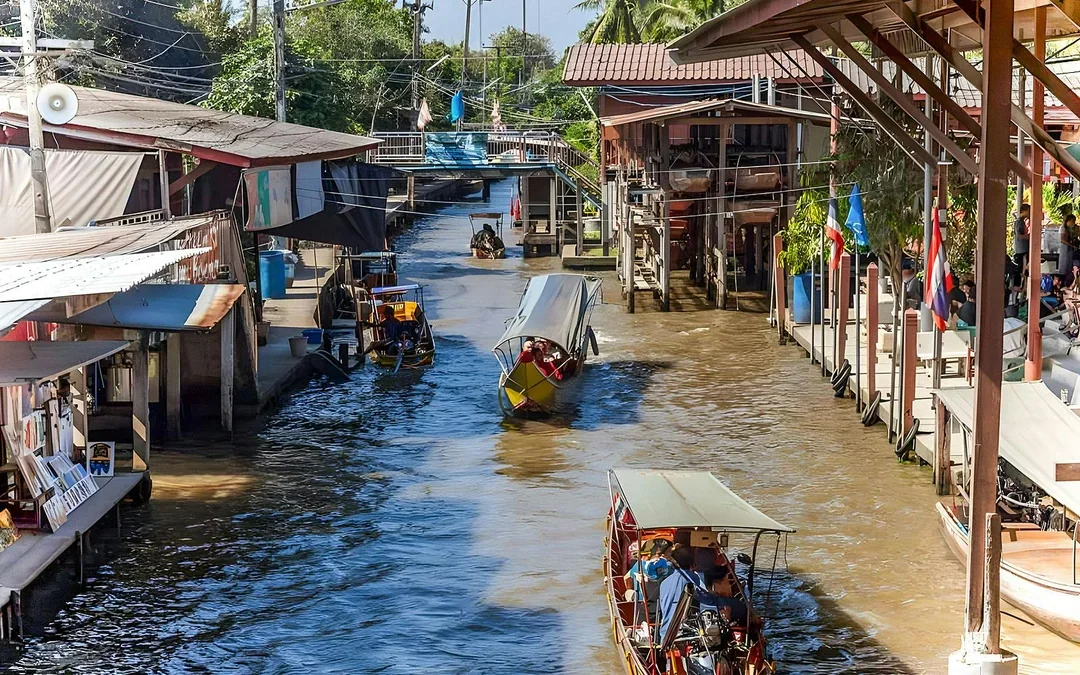 Half Day: Damnoen Saduak Floating Market Guided Tour Image 4