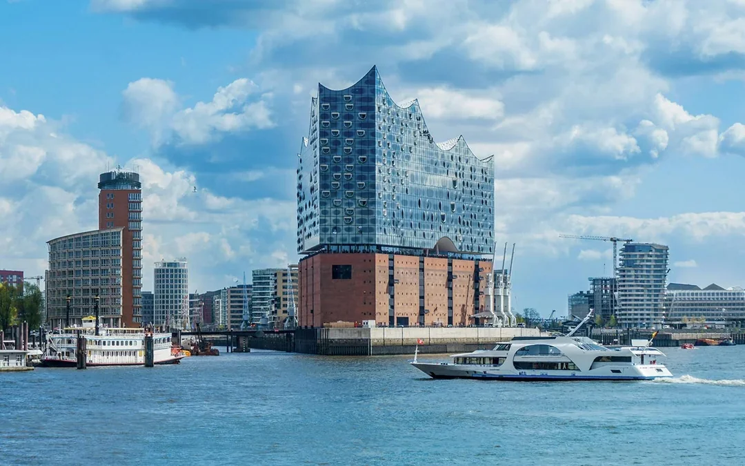 Hamburg: Elbphilharmonie Guided Tour with Access to the Plaza Image 1