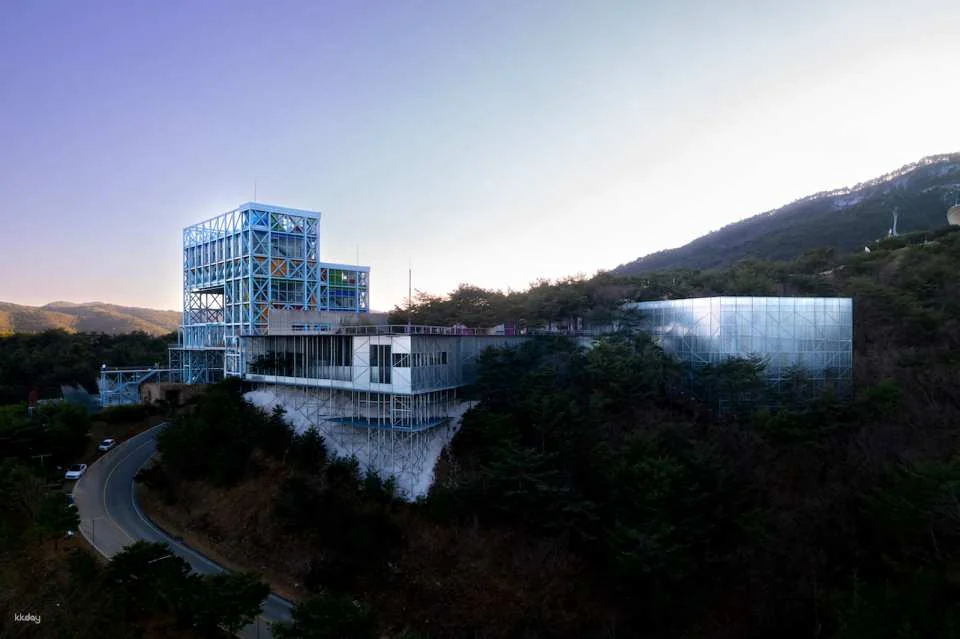 Haslla Art World Gangneung: The most photogenic art museum with an ocean view
