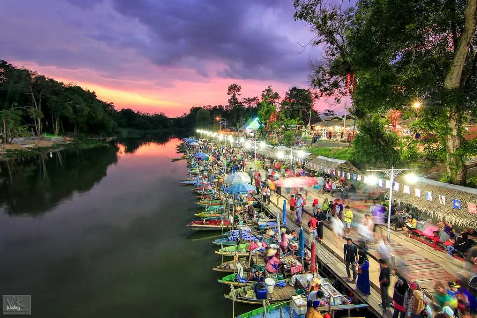 Hat Yai City & Floating Market Evening Private Tour | Thailand
