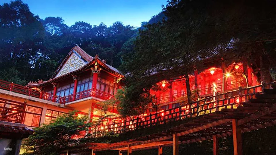 Hehuan Mountain Songxue Lodge, Huagang Tribe & Hehuan Creek Trail Day Tour in Nantou (Departing from Taichung) | Taiwan
