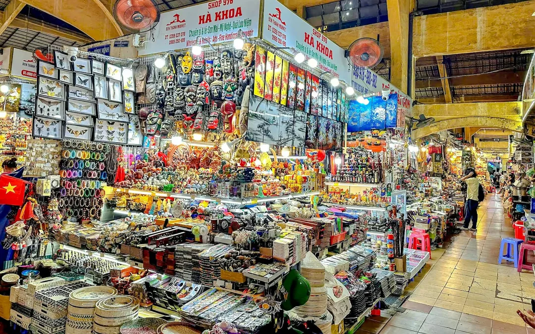 Ho Chi Minh City Shopping Walking Tour with Ben Thanh Market Image 5